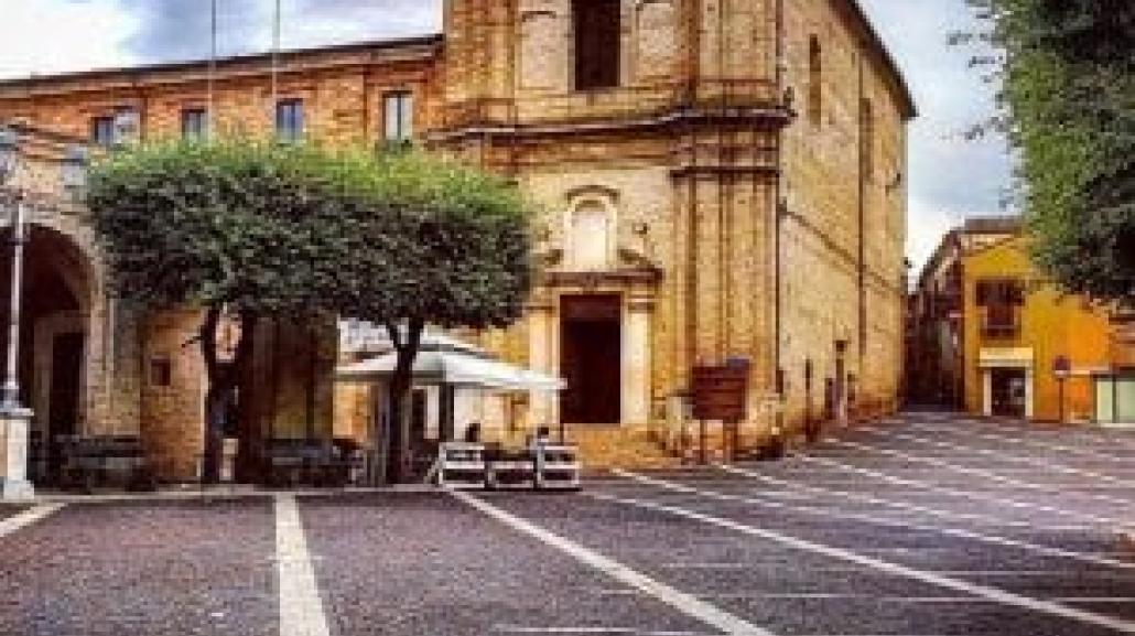 Piazza De Lellis