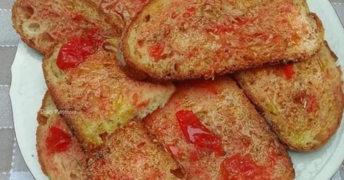 pane e succo di pomodoro