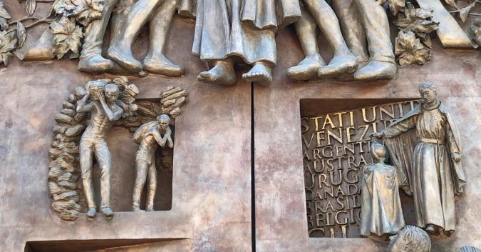 il Portale dell'Emigrante, Santuario San Gabriele