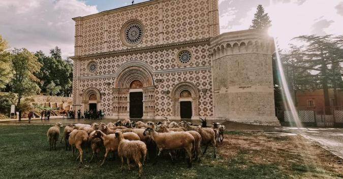 Piazzale Collemaggio, da dove parte il Cammino della transumana