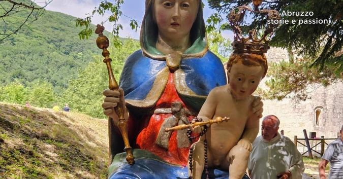 Statua della Madonna della Mazza. Ph Abruzzo storie e passioni
