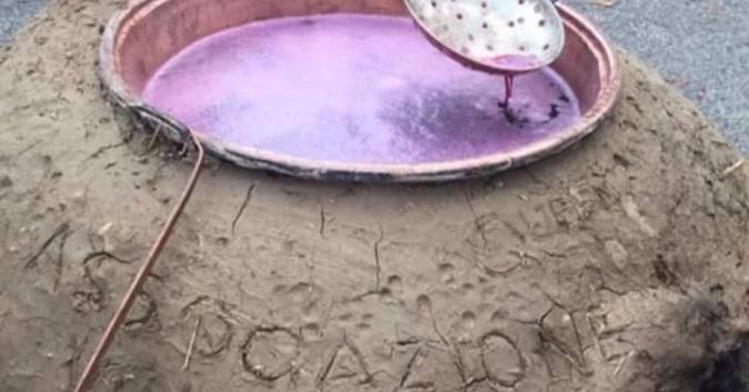 Vino Cotto in cottura in forno di terra cruda