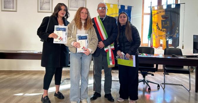il sindaco insieme ai diciottenni
