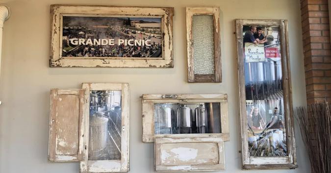 foto storiche dentro telai di finestre di Pretoro