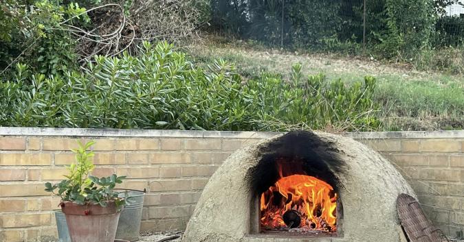 Il forno in terra cruda 